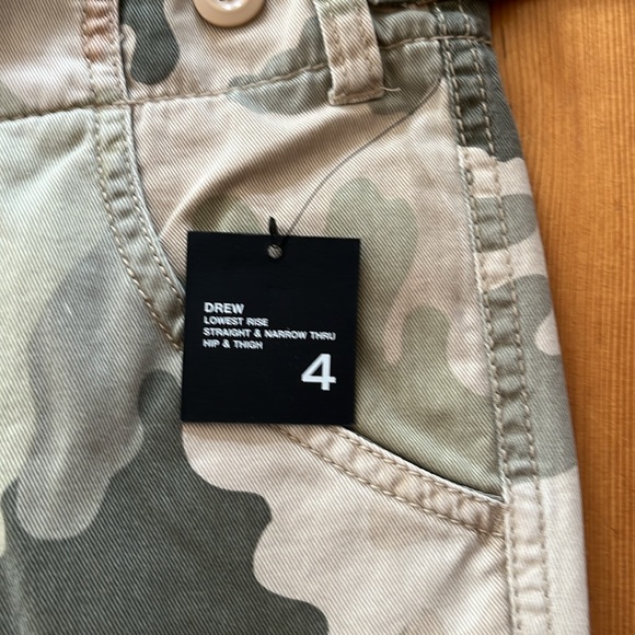 Brand New Slim Cargo Shorts, The Limited, Drew, Camo, size 4 - Picture 3 of 5